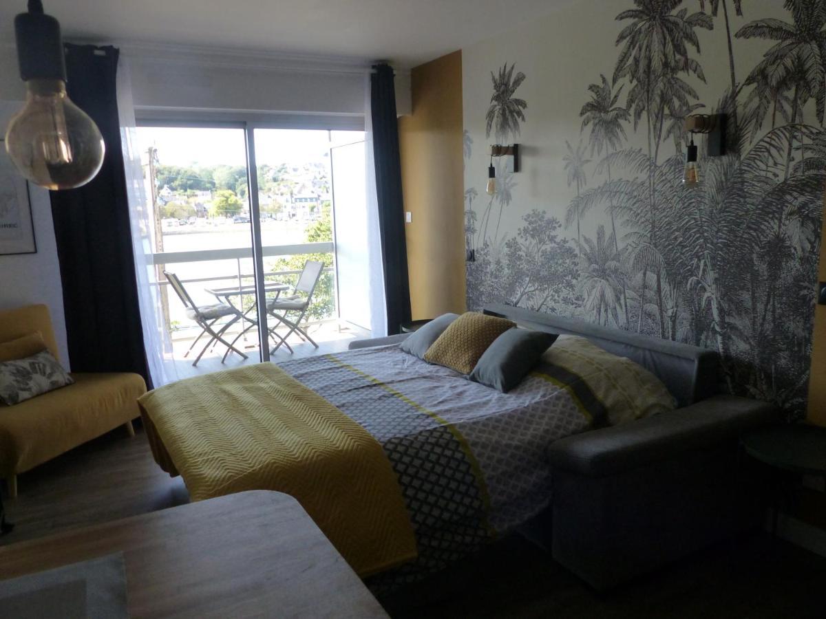 studio exposé plein sud vu sur le port de plaisance Perros-Guirec Extérieur photo