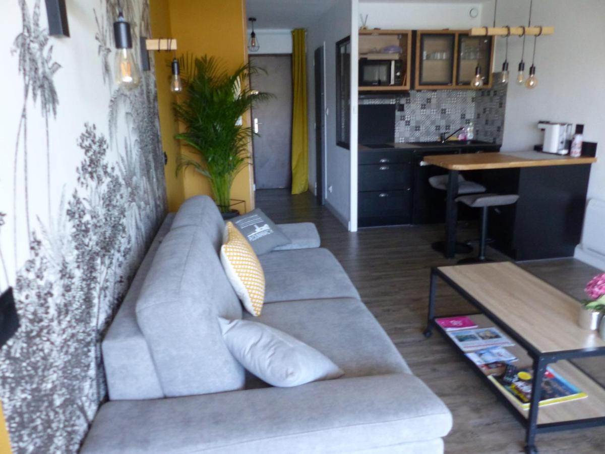 studio exposé plein sud vu sur le port de plaisance Perros-Guirec Extérieur photo