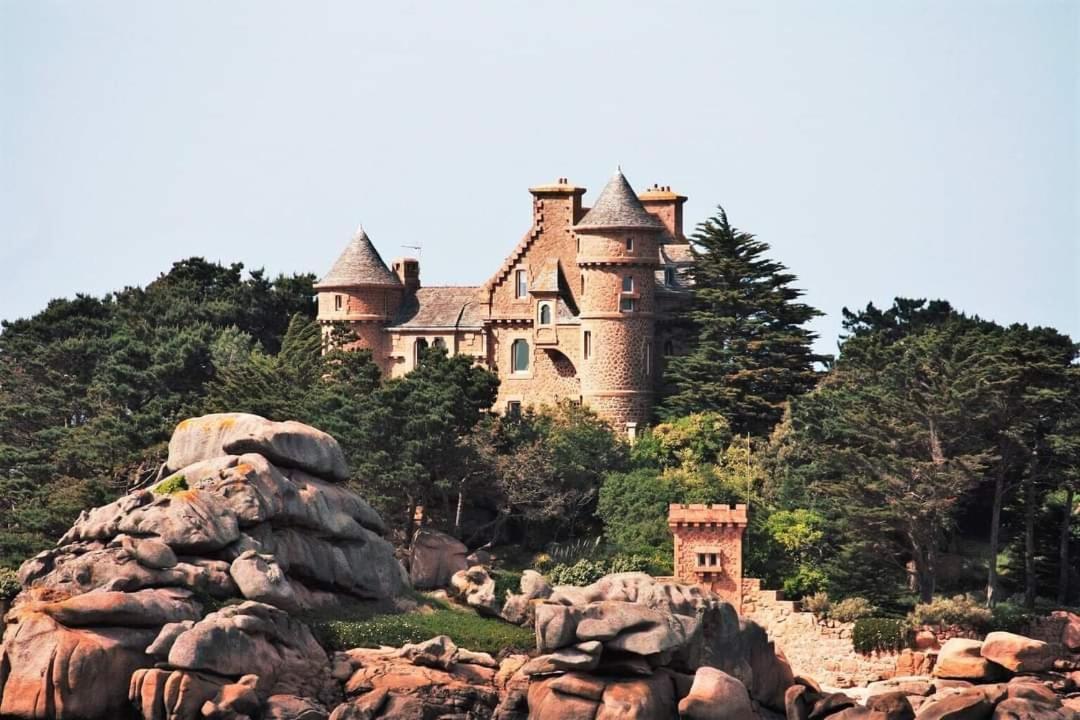 studio exposé plein sud vu sur le port de plaisance Perros-Guirec Extérieur photo