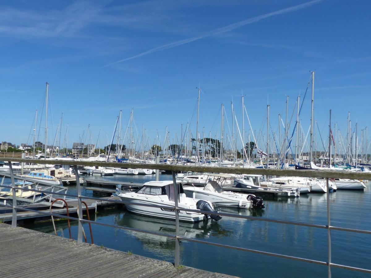 studio exposé plein sud vu sur le port de plaisance Perros-Guirec Extérieur photo